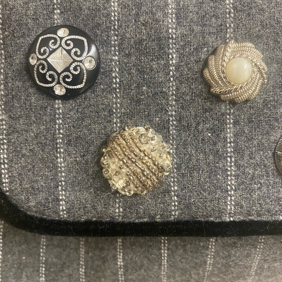 Vintage Handbag Gray Tweed Hand Crafted Buttons Cameo Pin Antique - Picture 3 of 14